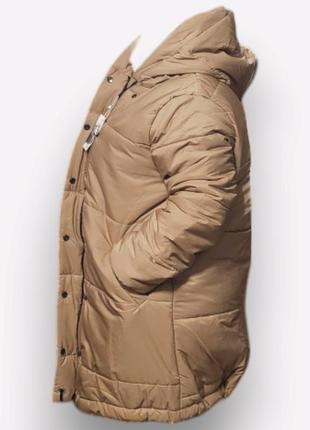 Модная женская демисезонная куртка из плащевки на силиконе на молнии и кнопках цвет мокко4 фото