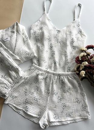 Жіноча піжамка з квітковим принтом