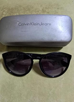 Сонцезахісні окуляри calvin klein