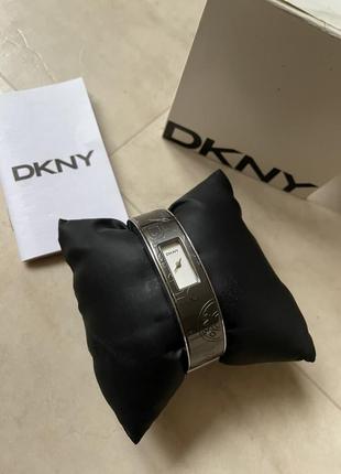 Годинник dkny