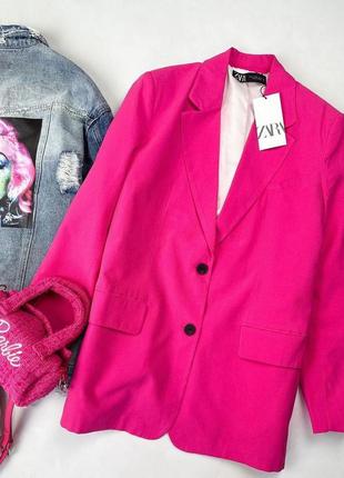 Ярко розовый пиджак блейзер