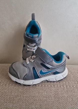 Кросівки nike dart 10/ розмір25,5 оригінал