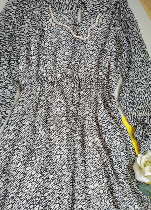 Сукня міді з абстрактним принтом4 фото