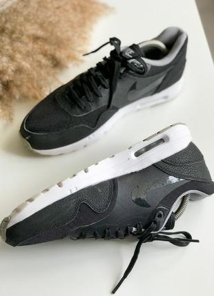 Оригинальные базовые кроссовки nike wmns air max 1 ultra essentials6 фото