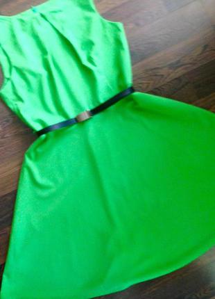 Яркое платье цвета сочной травы2 фото