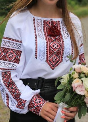 Вишиванка філейна червоним