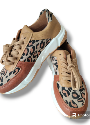 Женские кроссовки с леопардовым принтом1 фото