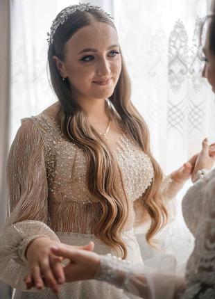 Вечірня сукня ручної роботи.