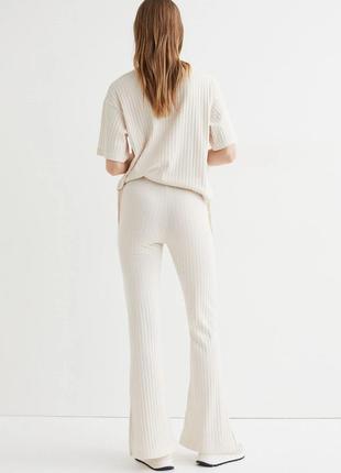 H&m базові трикотажні в'язані широкі штани в рубчик палаццо клюш з розрізами на високій посадці білі молочні l xl xxl2 фото