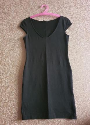 Черное мини платье h&m в стиле skims