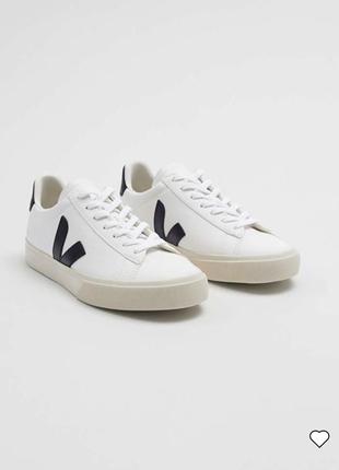 Шкіряні кросівки жіночі біло-чорні veja campo leather sneakers