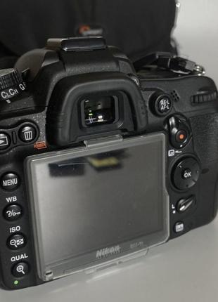Зеркальный фотоаппарат nikon d7000 вместе с kit объективом 18-105mm f3.4 фото
