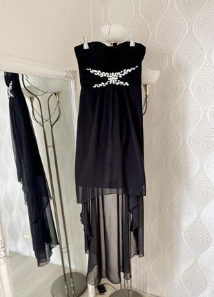 Черное фатиновое мини платье со шлейфом в размере м