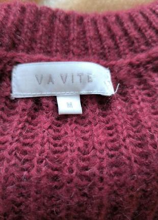 Модный полувер свитер р.м в идеале, мягкий, теплый, насыщенный цвет. состояние отлично.