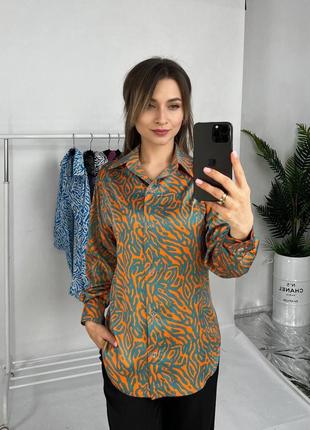 Шелковая принтованная рубашка блуза с длинными рукавами воротником на пуговицах3 фото