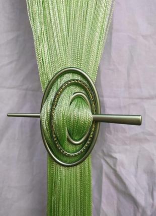 Заколка для штор нитей овальная оливковая матовая с одним рядом зеленых камней прочный пластик1 фото