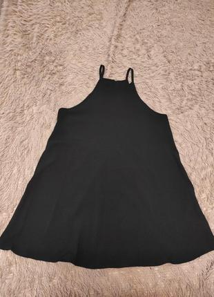 Ефектна чорна сукня