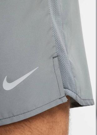 Чоловічі шорти з вшитими плавками nike dri fit running short4 фото