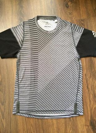 Футболка. stripe adidas freelift
