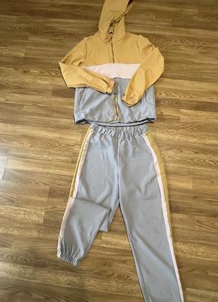 Спортивний костюм