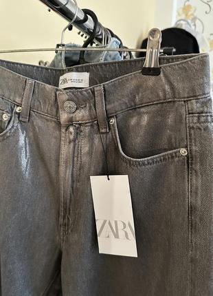 Джинси zara straight mid-rise jeans with foil detail прямі рівні металізовані середня посадка4 фото