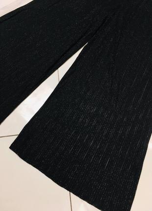 Новые стильные чёрные брюки с люрексом от forever 212 фото
