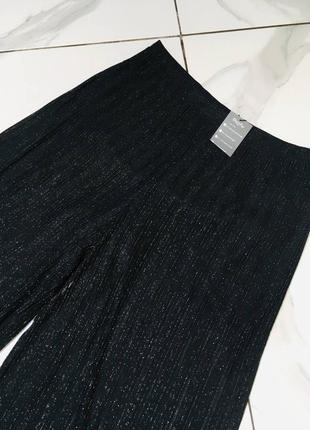 Новые стильные чёрные брюки с люрексом от forever 214 фото