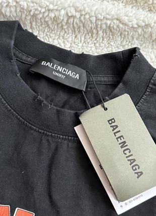 Футболка в стиле balenciaga8 фото