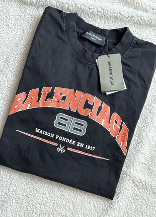 Футболка в стиле balenciaga7 фото