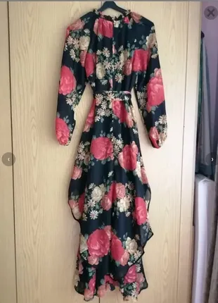 Шикарное платье с воланами типа zara, размер с-м. цветочный принт, розы.1 фото