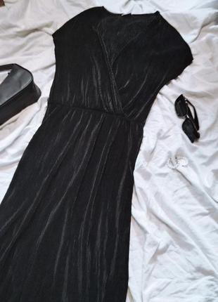 Жіноча базова чорна оксамитова гофре сукня, з глибоким вирізом, міді, з необробленим краями, з розрізами