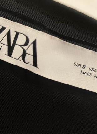 Накидка жакет zara черная с декоративными разрезами на рукавах3 фото