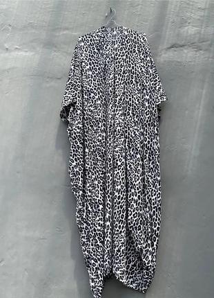 Женская летняя пляжная туника накидка халат кимоно леопардовая черно-белая6 фото