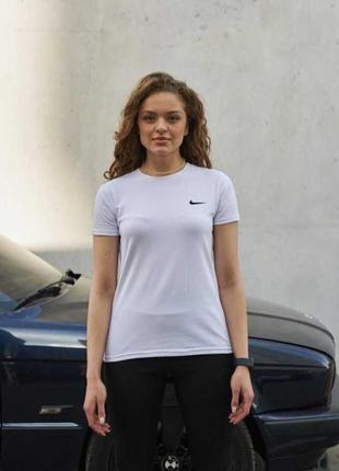 Футболка nike женская белая1 фото