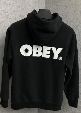 Черная толстовка от бренда obey4 фото