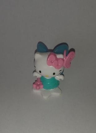 Фигурка hello kitty с kinder