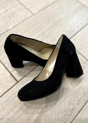 Замшевые туфли