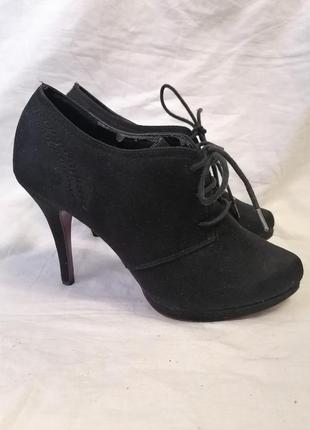 Чорні жіночі туфлі, ботильйони на каблуку та шнурівці2 фото