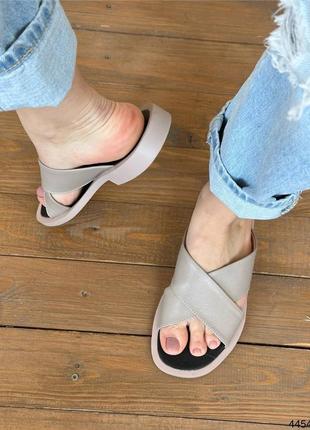 Жіночі шльопанці шкіряні у чорному та бежевому кольорі від українського виробника🖤🖤🖤