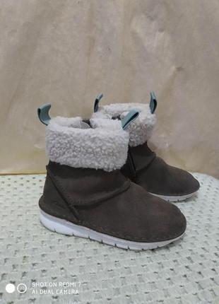 Шкіряні черевики clarks first shoes