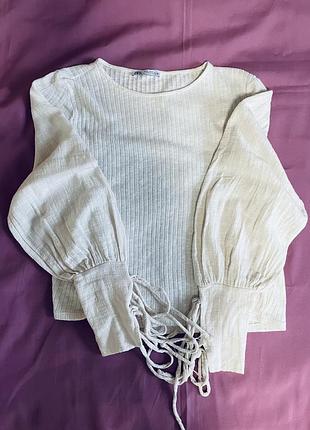 Блуза с оригиналами рукавами