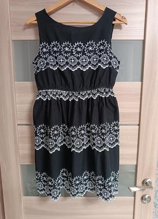 Легкое хлопковое платье с прошвой