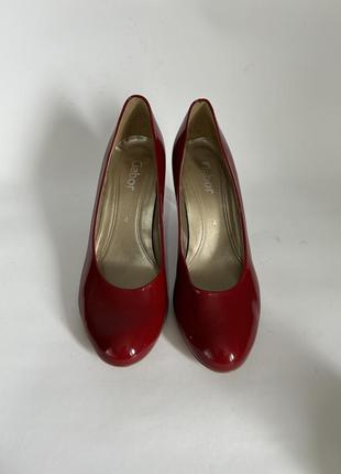 Жіночі класичні туфлі від gabor2 фото