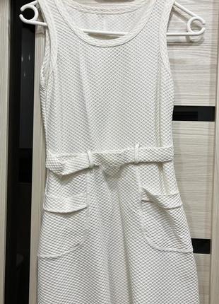 Плаття біле