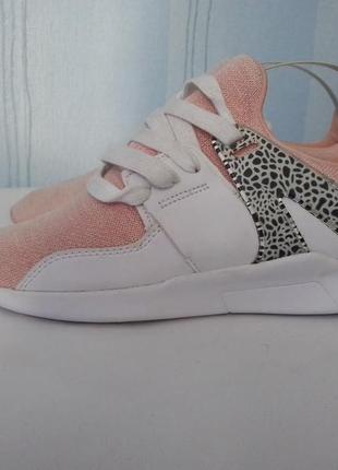 Женские кроссовки primark. оригинал! 39 р.