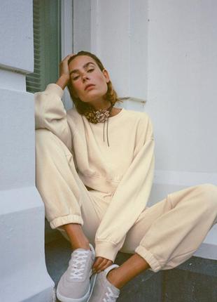 Нові жіночі джогери штани бежевого молочного пісочного кольору м zara3 фото
