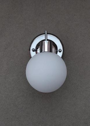 Бра светильник на стену с поворотным плафоном