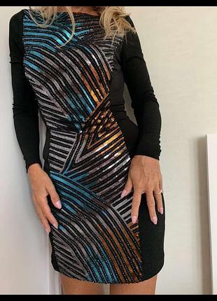 Платье в паетки