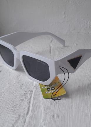 Очки солнцезащитные uv400 модные белые актуальные1 фото