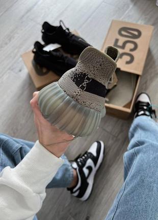 Классные женские и мужские кроссовки adidas yeezy boost 350 v2 granite коричнево-серые4 фото